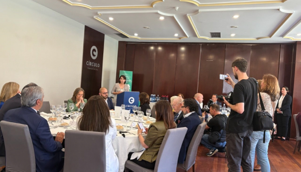 Lorenzana apela a non deixarse contaminar pola corrente negacionista que quere derrocar a industria en Galicia