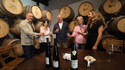 Lorenzana destaca en Cambados el apoyo de la Xunta al sector vitivinícola
